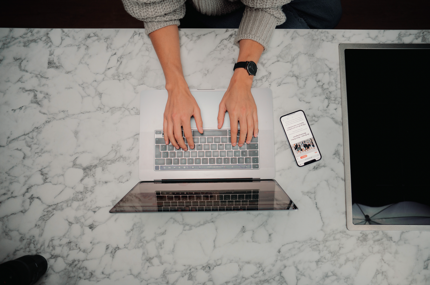 FROM SIDE HUSTLE TO FULL-TIME VENTURE: How To Become An Entrepreneur